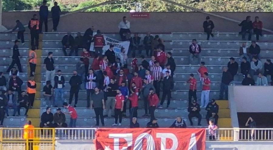 Giresun'da tribünlerde çevre protestosu