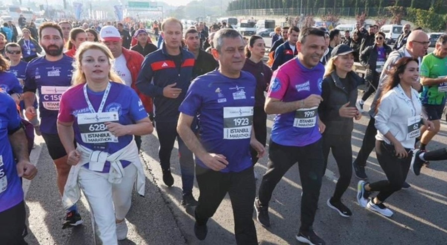 Maratonu tamamlayan Özel'in ilk sözleri İmamoğlu oldu: 'Ev sahibi hücreden burayı izliyor'