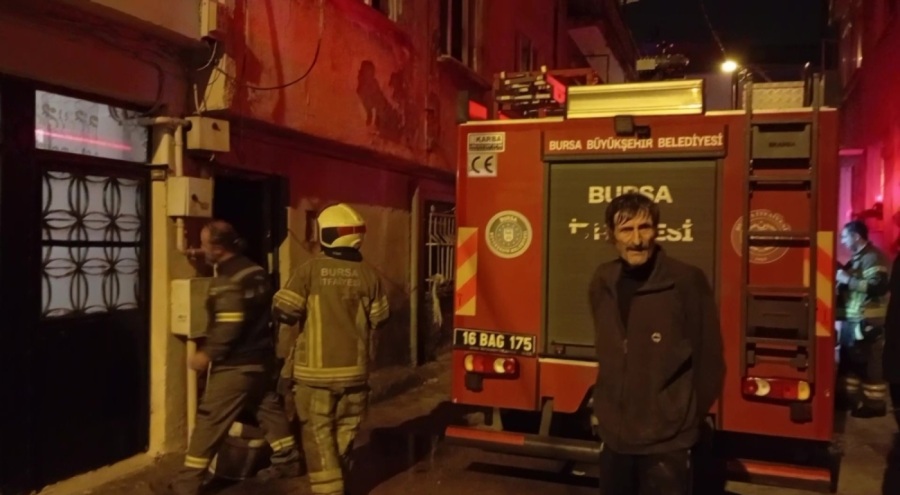 Bursa'da evini ateşe verip intihar etmeye kalkıştı