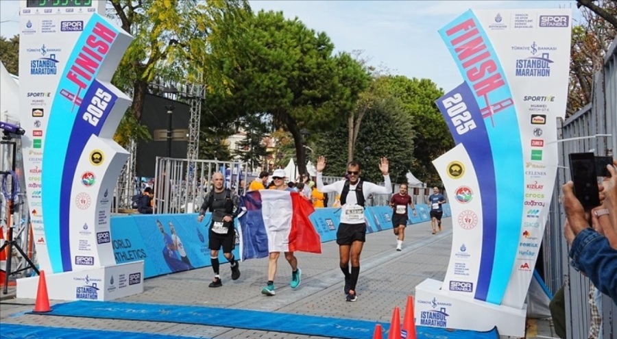 Fransa'nın Ankara Büyükelçisi Isabelle Dumont, 47. İstanbul Maratonu'na katıldı