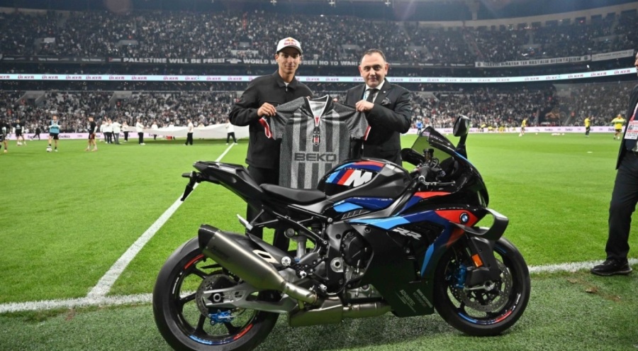 Milli motosikletçi Toprak Razgatlıoğlu Tüpraş Stadı'nda