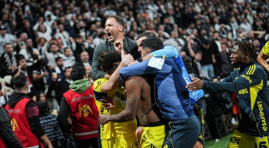 Domenico Tedesco, ilk derbisini kazandı