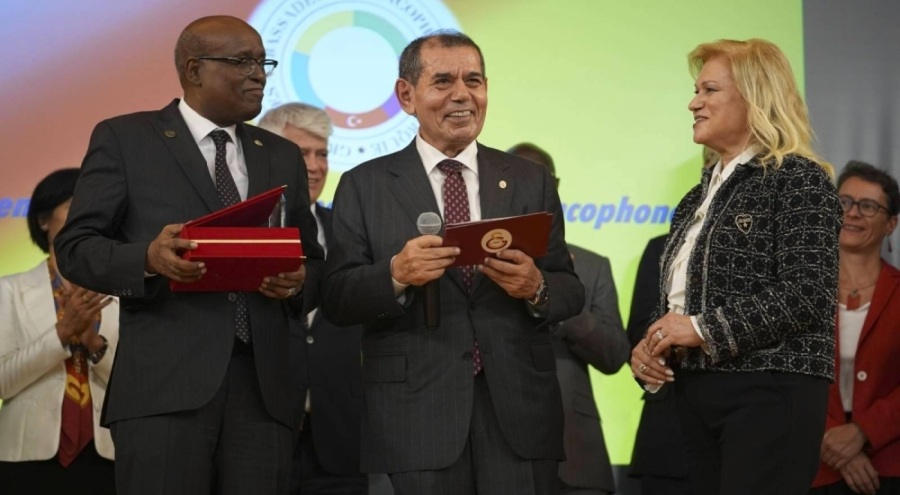 Dursun Özbek,"2025 Yılının Frankofon Kişiliği Ödülü" aldı