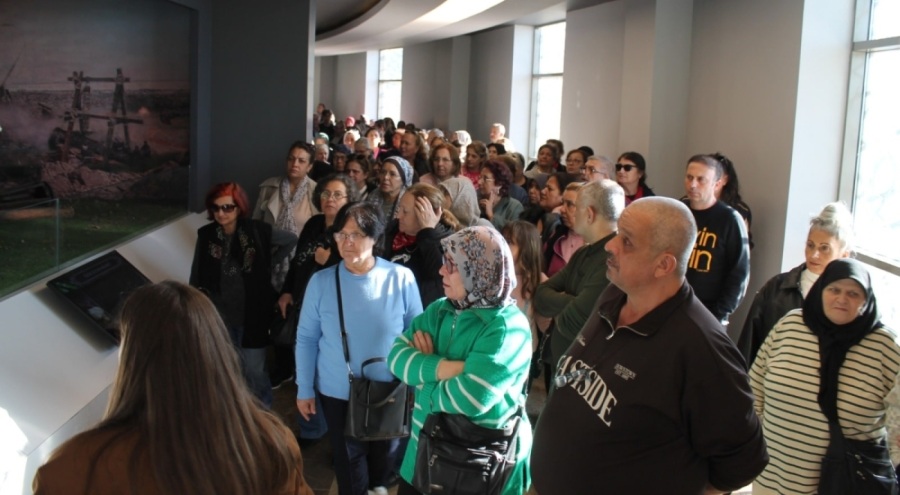 TÜED Uludağ Şubesi üyesi emekliler ve aileleri tarihte yolculuk yaptı