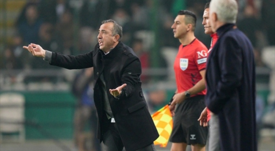 Konyaspor, teknik direktör Recep Uçar'a veda etti