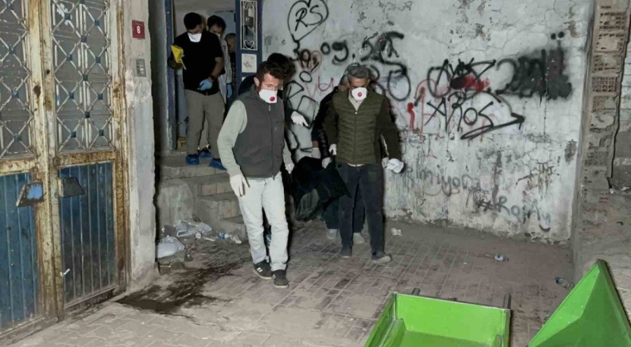 Yaşlı adam evinde ölü bulundu