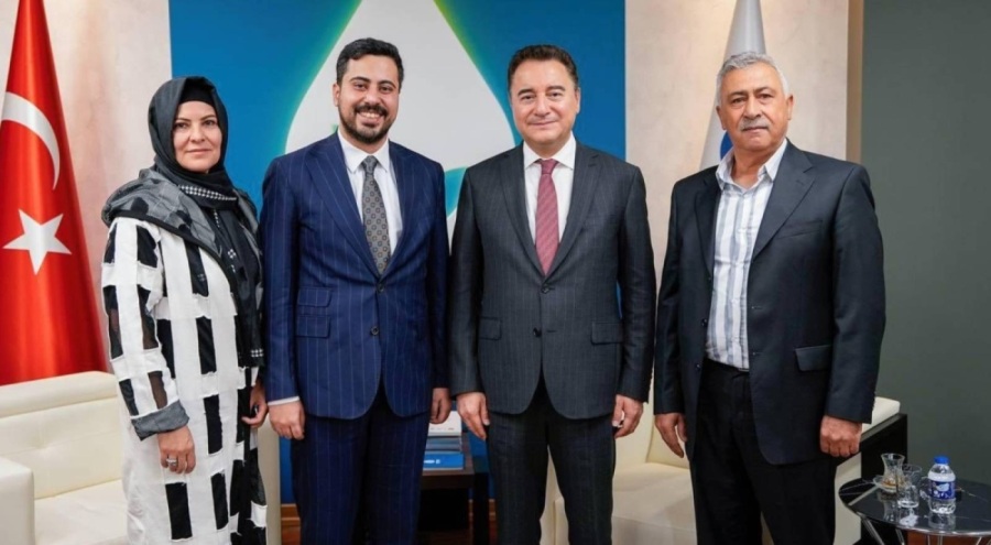 Erdoğan taklidiyle meşhur olan Muhammed Nur Nahya Ali Babacan'ı ziyaret etti