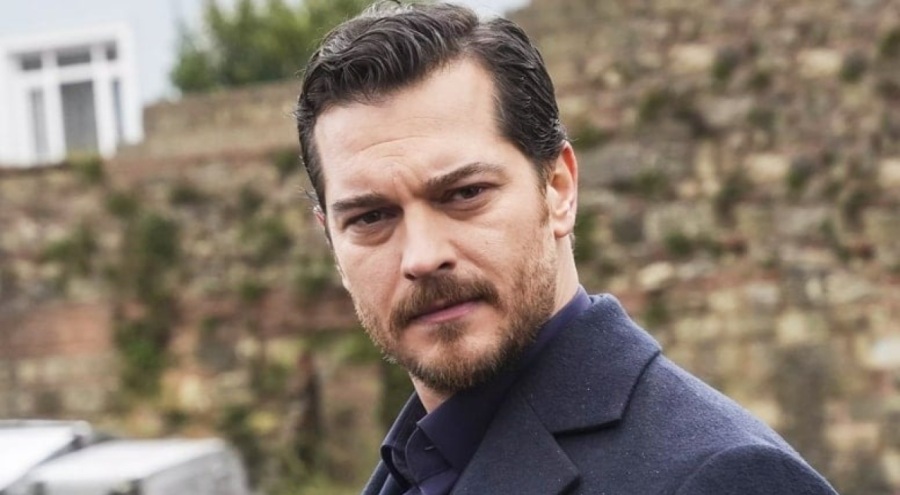 Çağatay Ulusoy'u sette kardeşi ziyaret etti