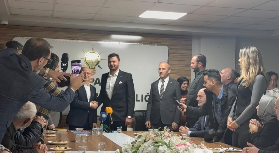 Bursa Gemlik'te Ak Parti'ye 800 yeni üye katıldı