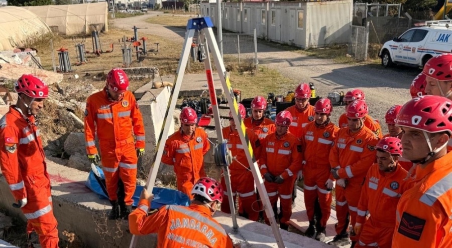 Bursa'da JAK Timleri eğitimlerine aralıksız devam ediyor