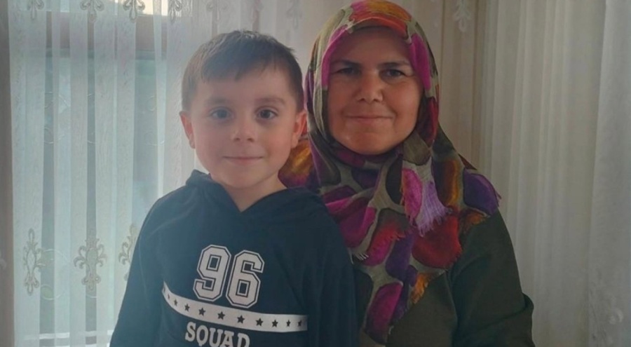Haber alınamayan anne ile 5 yaşındaki oğlu her yerde aranıyor