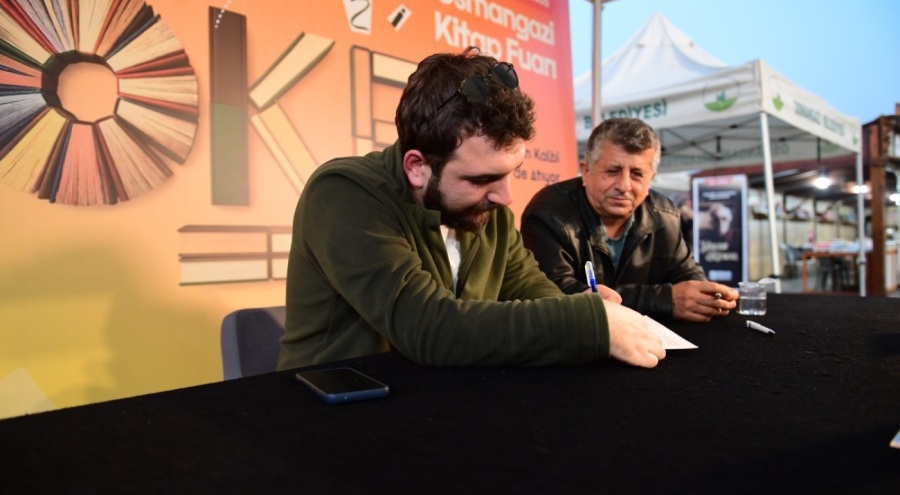 Osmangazi Kitap Fuarı'na ilgi artarak sürüyor