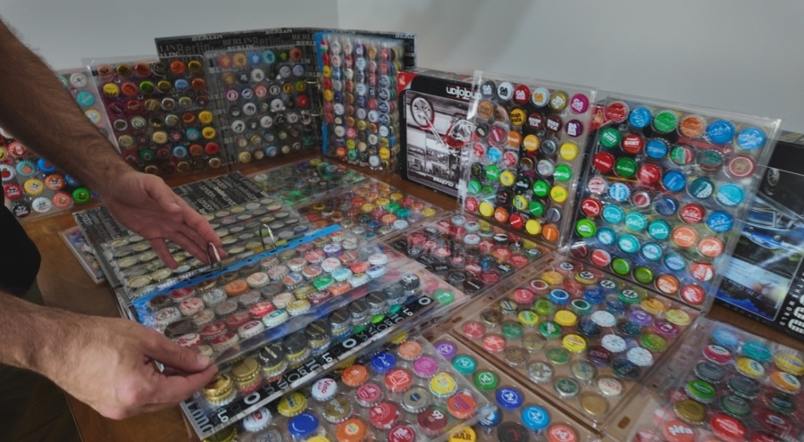 Gazoz kapaklarıyla başlayan merak, 65 ülkelik koleksiyona dönüştü