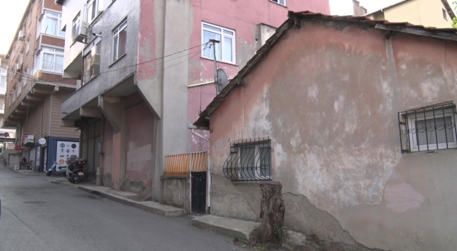 Kocasını kızgın yağ ile yakarak öldürdü