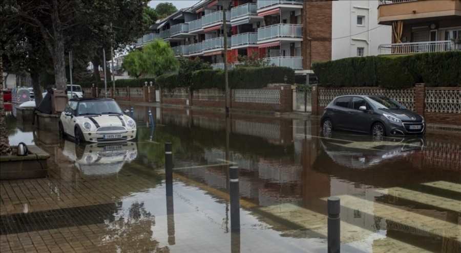 İspanya'da kuvvetli yağışlar hayatı olumsuz etkiledi