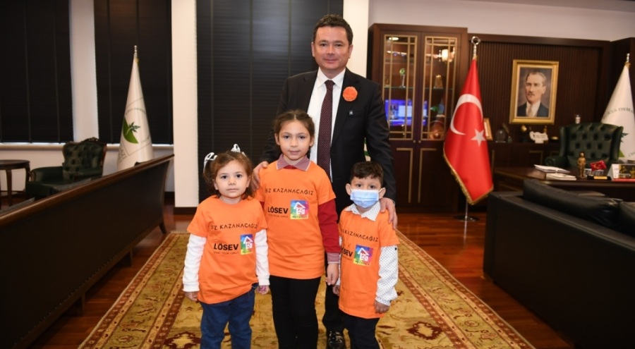 LÖSEV Bursa'dan Osmangazi Belediye Başkanı Aydın'a ziyaret