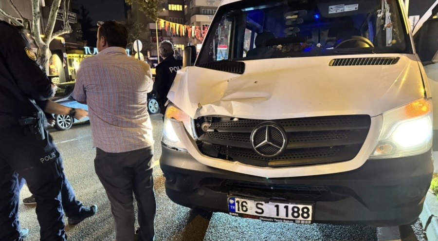 Bursa Nilüfer'de servis aracının çarptığı yaya ağır yaralandı