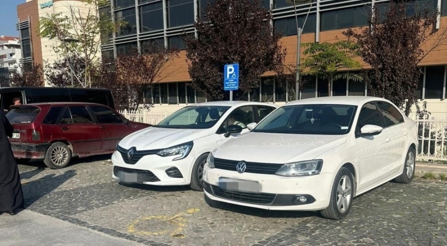 Manisa'da engelli rampalarına yapılan park ihlallerine ceza