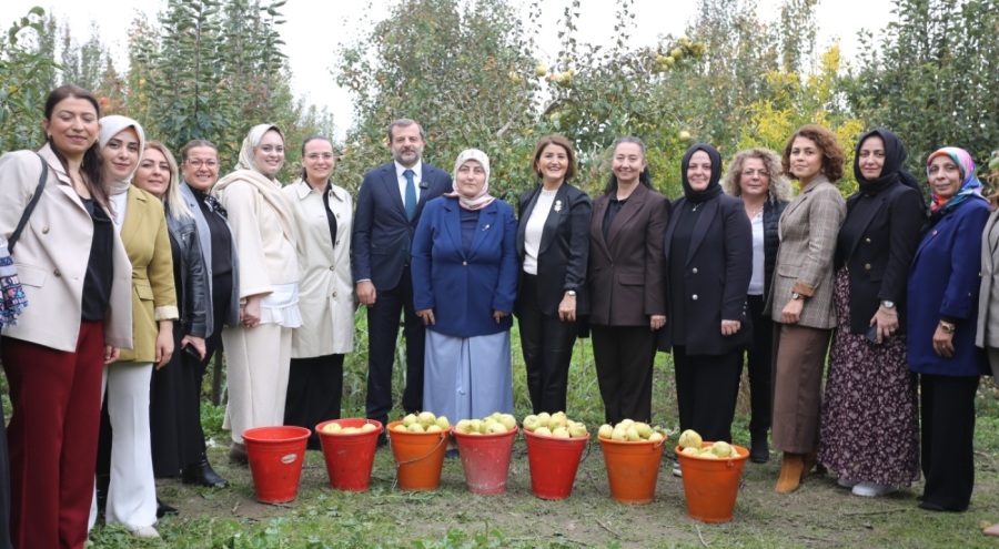 Gürsu'da kadınlar anlamlı mesaj için aynı tarlada