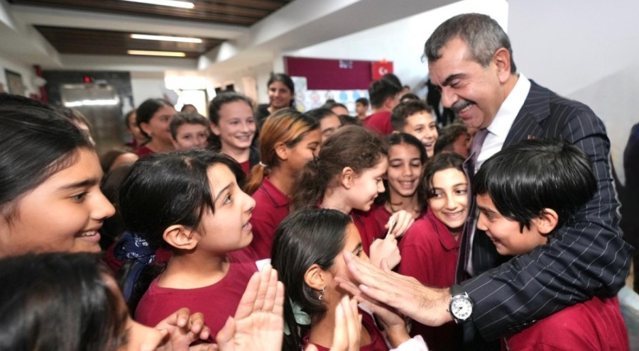 Milli Eğitim Bakanı Tekin'den Bursa ve Balıkesir'deki okullara sürpriz ziyaret