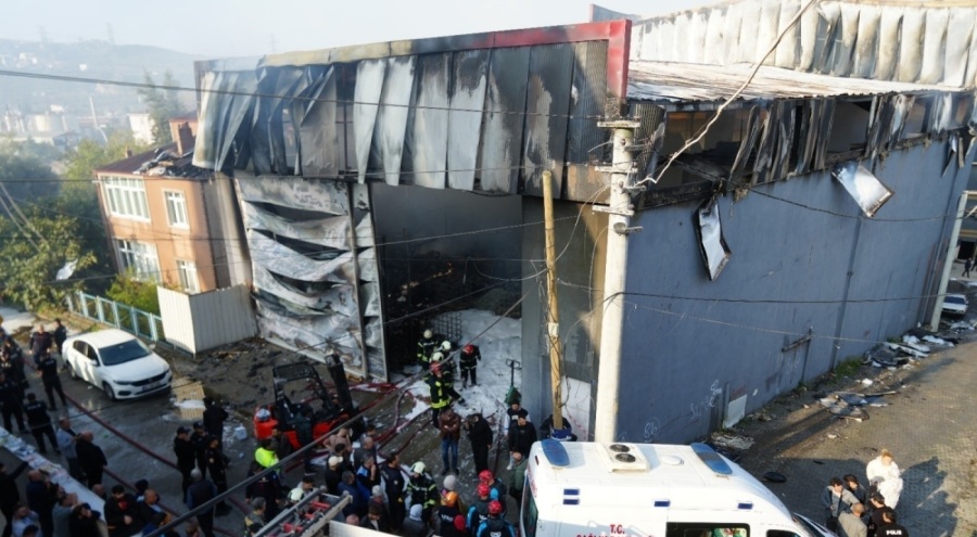 Çalışma Bakanlığı'ndan Kocaeli'ndeki yangın açıklaması: 7 kişi açığa alındı
