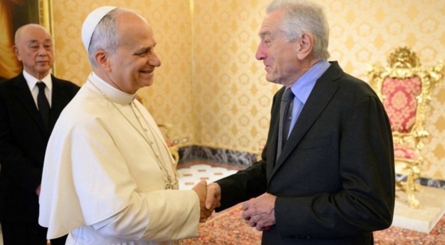 Papa ile ünlü aktör Robert De Niro bir araya geldi