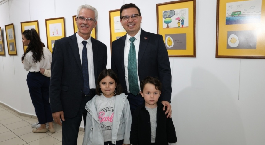 Nilüfer'de Rıfat Ilgaz'ın Öksüz Civciv'i çocukların karikatürlerinde hayat buldu