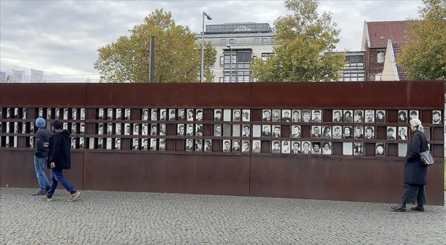 Soğuk Savaş'ın simgesi Berlin Duvarı'nın yıkılışının üzerinden 36 yıl geçti