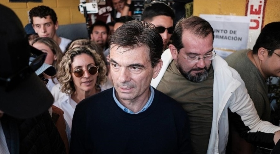 Bolivya'da seçimleri kazanan yeni Devlet Başkanı Rodrigo Paz yemin etti