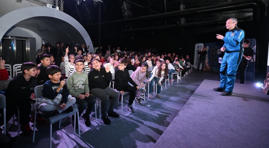 Türkiye'nin 3. Astronotu Gökhan Erdem GUHEM'de öğrencilerle buluştu
