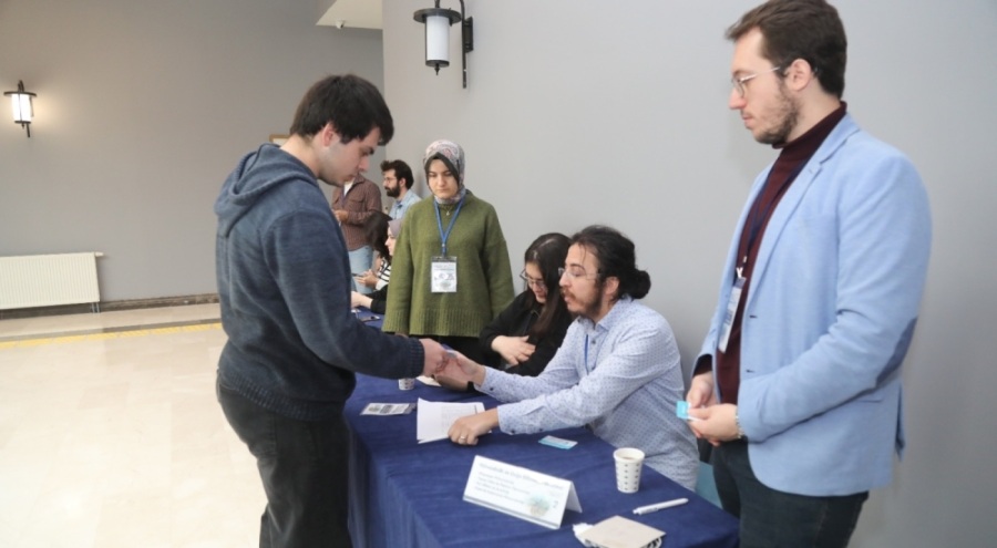 Lise Öğrencileri Bursa Teknik Üniversitesi'nde Üniversite Deneyimi Yaşıyor