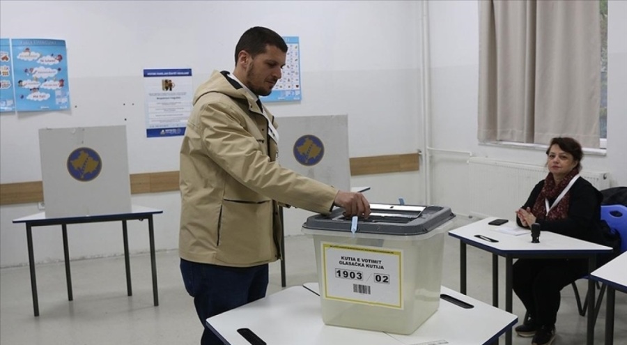 Kosova'da yerel seçimin ikinci turunda oy kullanma işlemi tamamlandı