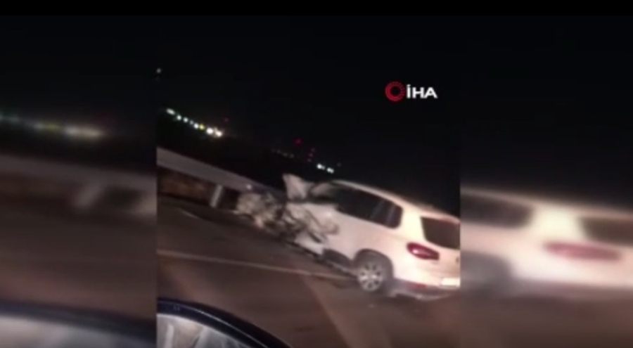 İki otomobil kafa kafaya çarpıştı: 4 kişi can verdi, 3 kişi yaralandı