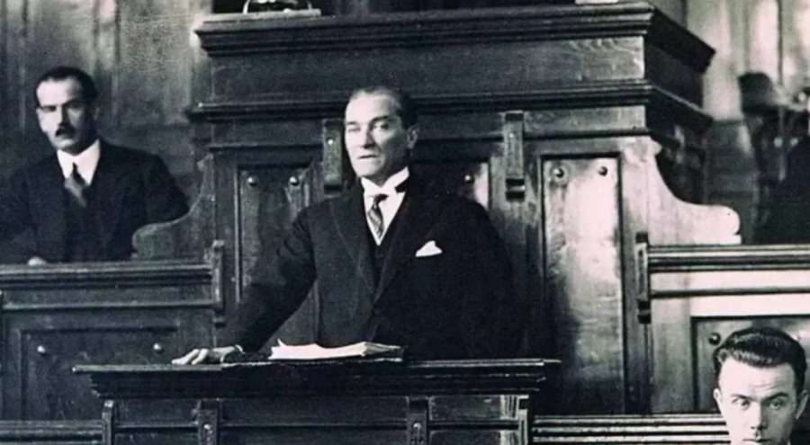 Siyasilerden '10 Kasım' mesajları: Ulu Önder Atatürk'ü böyle andılar!