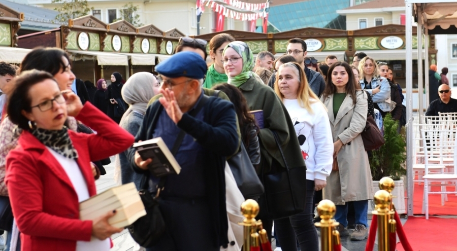 100 bini aşkın kitap sever Bursa Osmangazi Kitap Fuarı'nı ziyaret etti