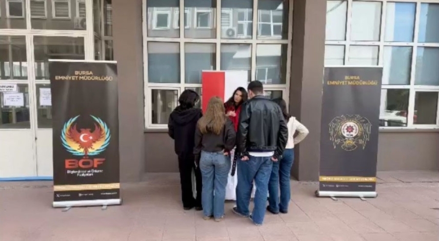 Bursa'da öğrencilere terör ve sosyal medya farkındalığı semineri