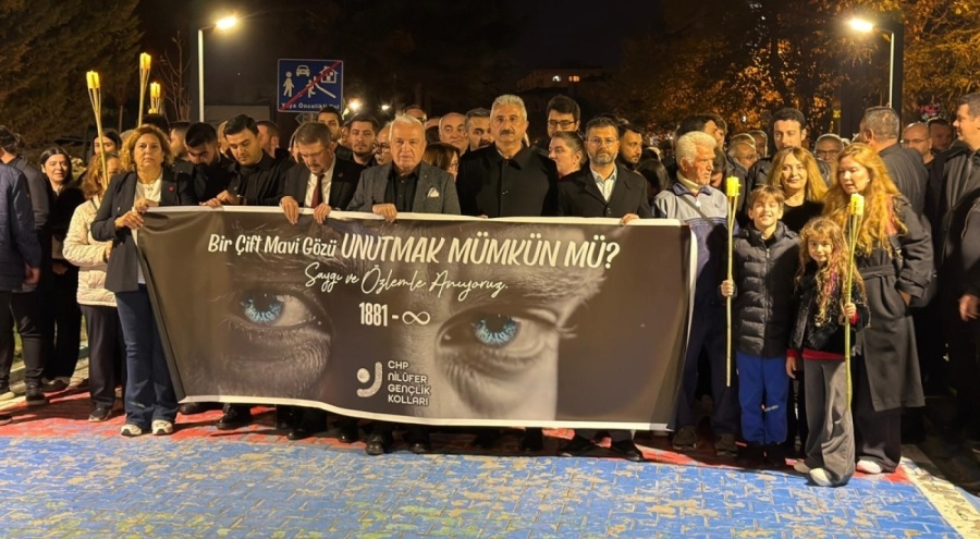 CHP Nilüfer Gençlik Kolları'ndan ATA'mıza saygı nöbeti