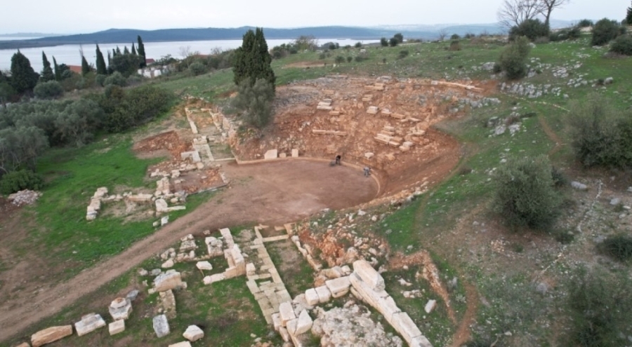 Bursa'da bin yıllık tiyatro gün yüzüne çıkıyor: Orijinal oturma sıraları 2 bin yıl sonra yerine konuyor