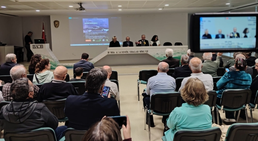 Bursa'da '100. yılında Uludağ Dayanışması' söyleşisi gerçekleştirildi