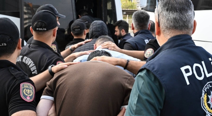 Mersin'de yasa dışı bahis operasyonu: 17 şüpheli tutuklandı