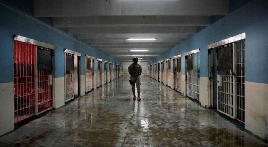 Ekvador'da bir cezaevinde 27 mahkumun cansız bedeni bulundu