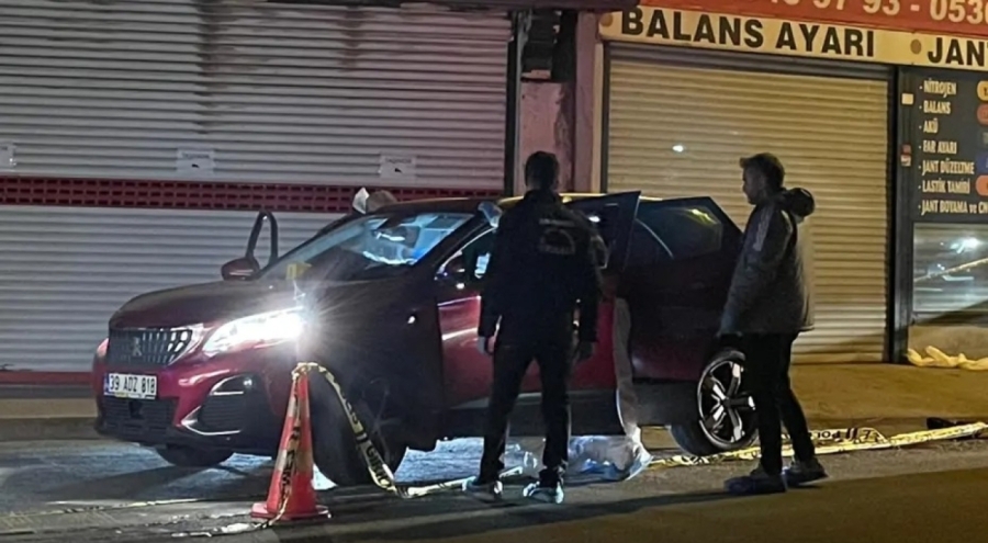 İstanbul'da kanlı gece! Otomobilde ateş açtı