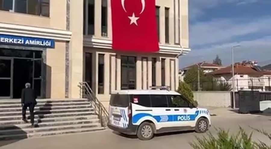 Bursa'da 28 yıl 8 ay hapis cezasıyla aranan 2 hükümlü yakalandı