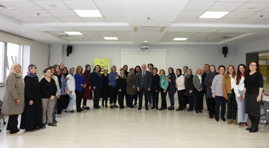 Bursa Nilüfer Belediye Başkanı Şadi Özdemir'den kadınlara: "Birlikte güçlü olun" mesajı