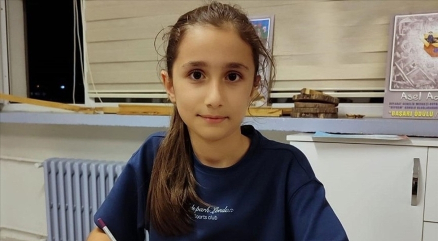 Sinoplu öğrenci, çizdiği karikatürle dünya birincisi oldu