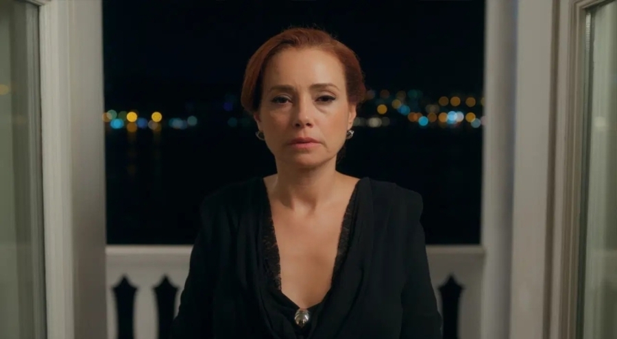 Özgü Namal'dan korkutan haber! Trafik kazası geçirdi...