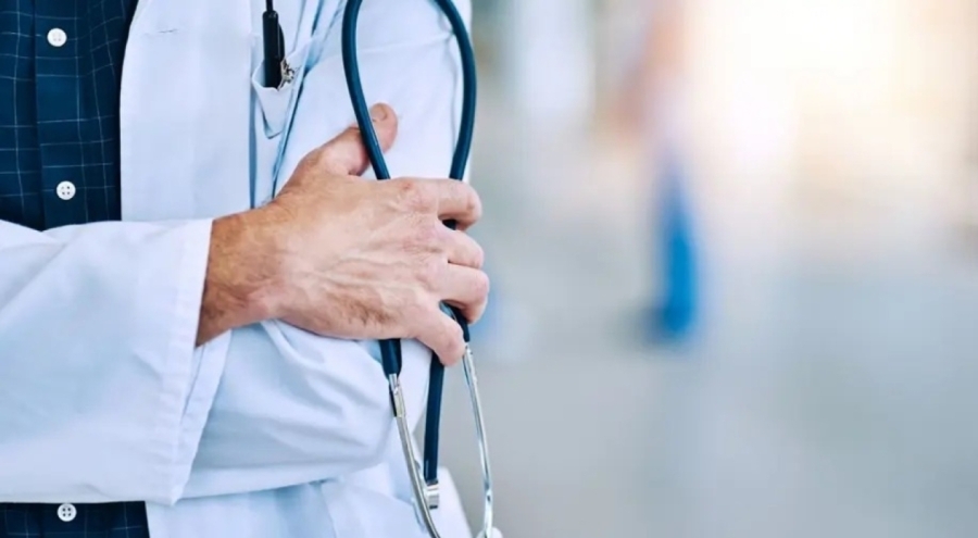 Sosyal medya doktorlarına bakanlık ayarı!