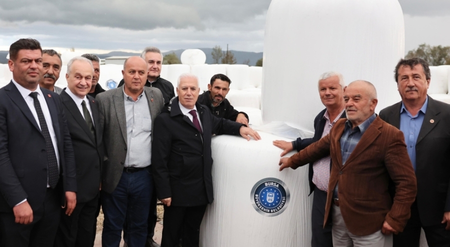 Büyükşehir Belediyesi'nden Bursalı çiftçilere silaj paketleme desteği