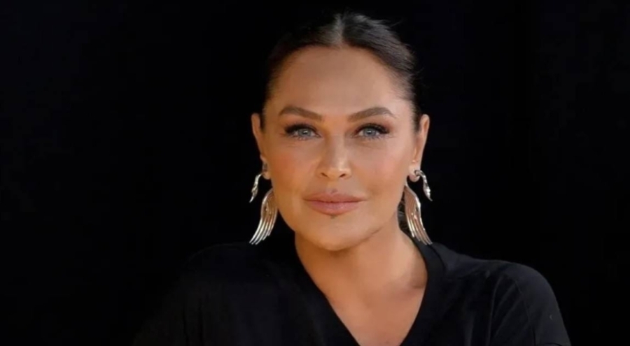 Hülya Avşar sektör değiştirdi!