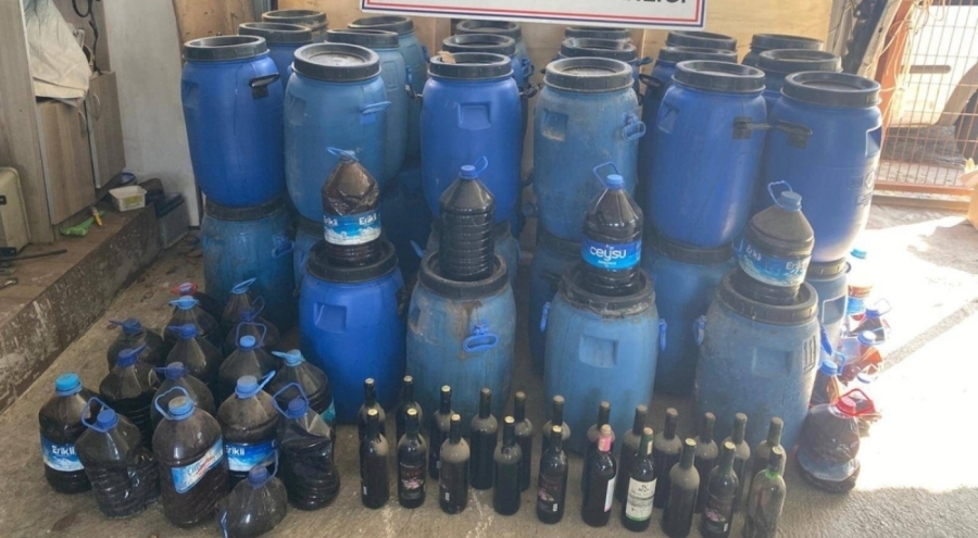İzmir'de sahte içki operasyonu
